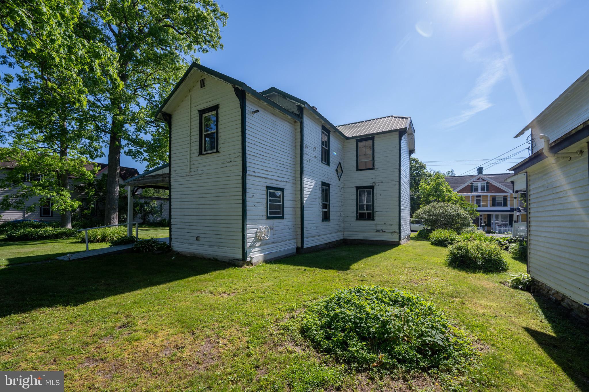 MOUNTAIN LAKE PARK - Residential