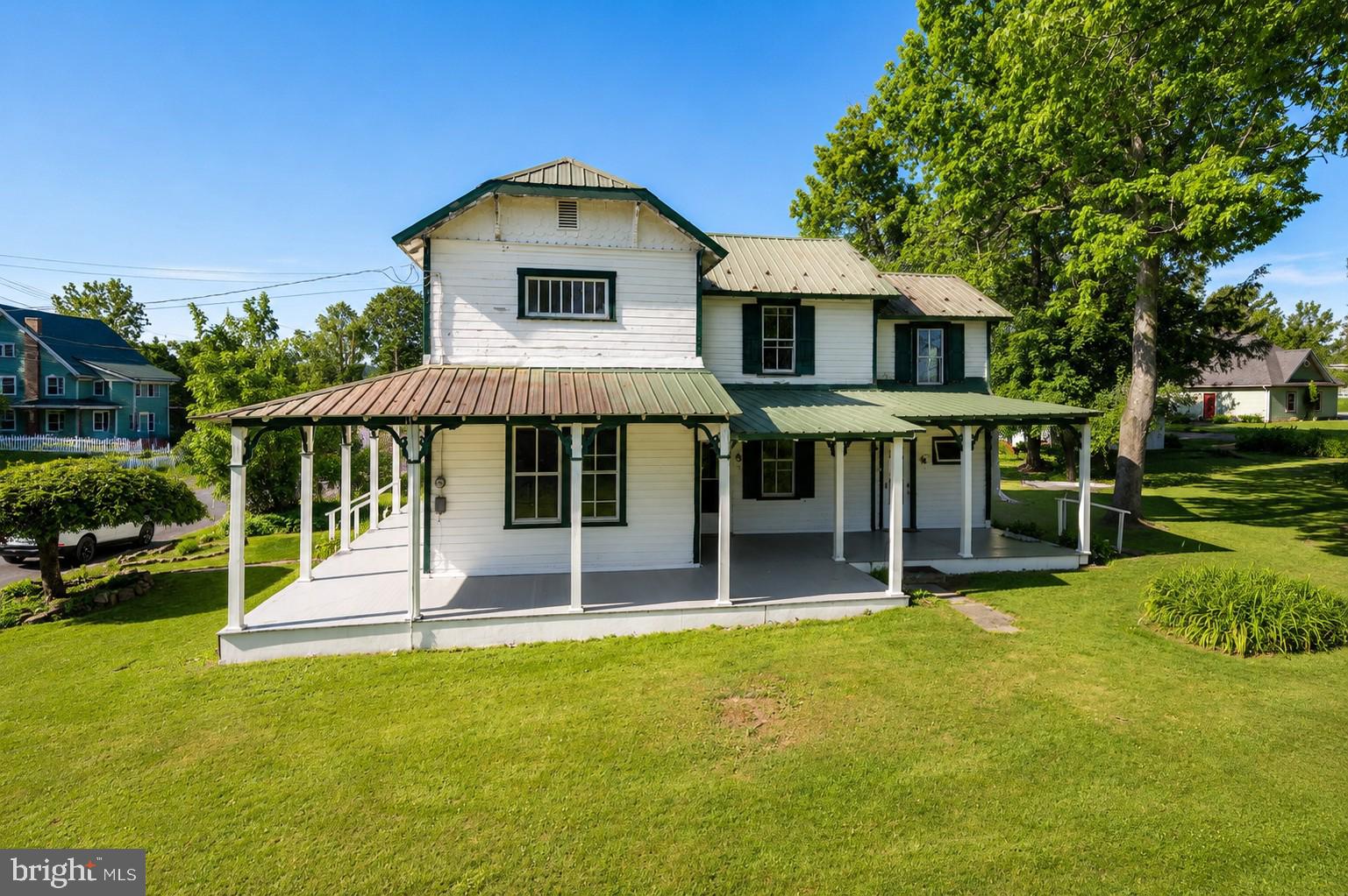 MOUNTAIN LAKE PARK - Residential