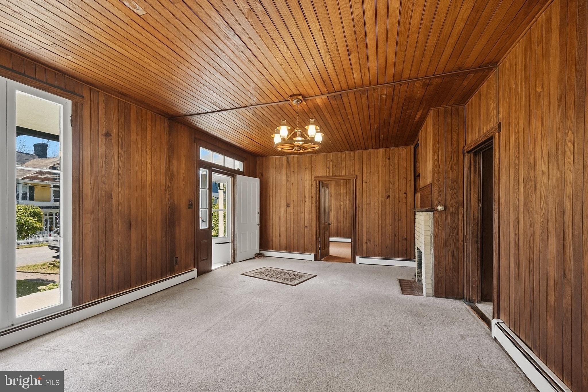 MOUNTAIN LAKE PARK - Residential