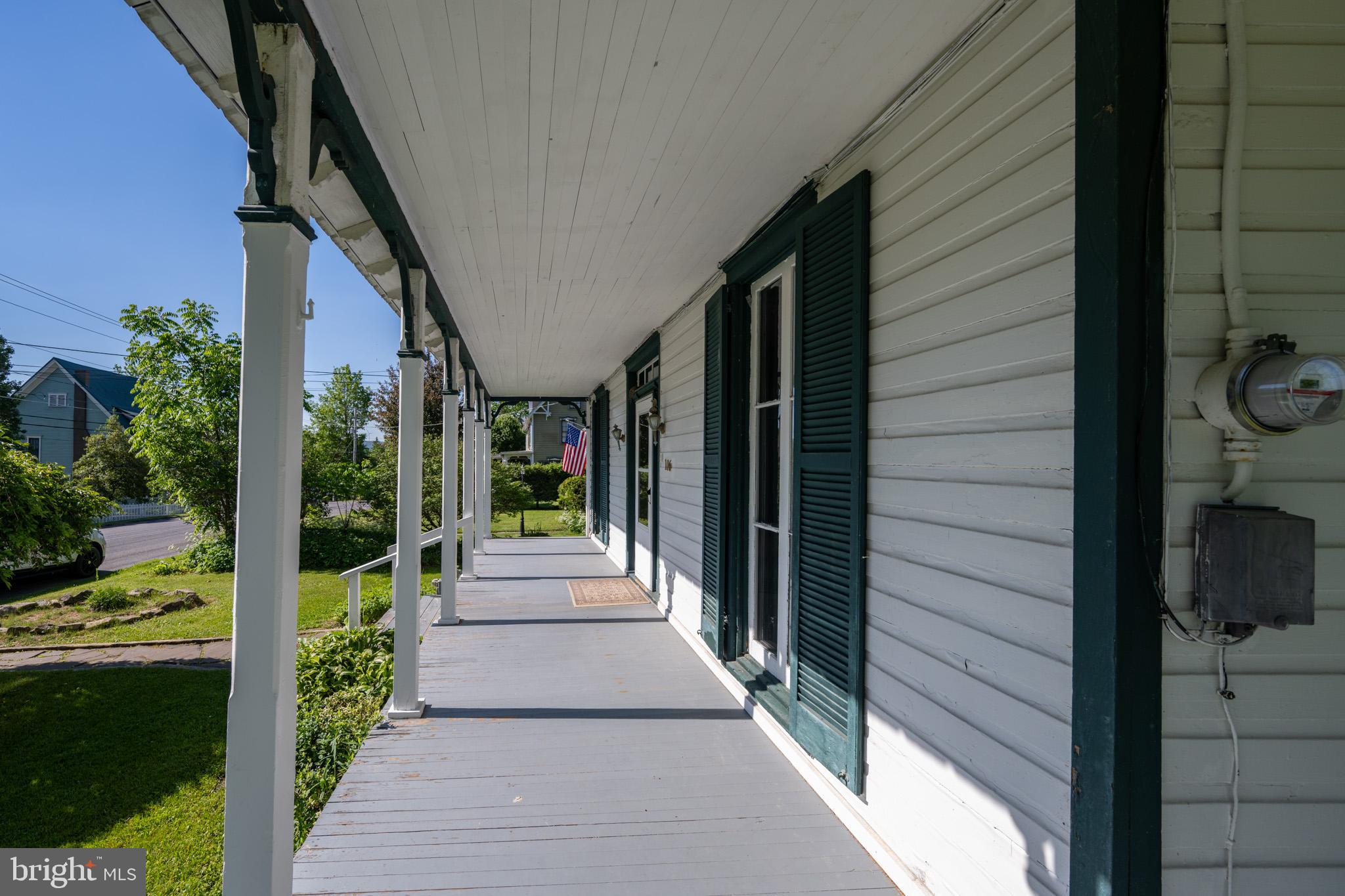 MOUNTAIN LAKE PARK - Residential