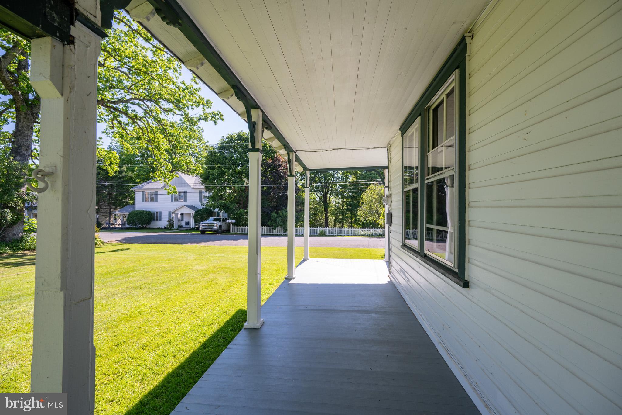MOUNTAIN LAKE PARK - Residential