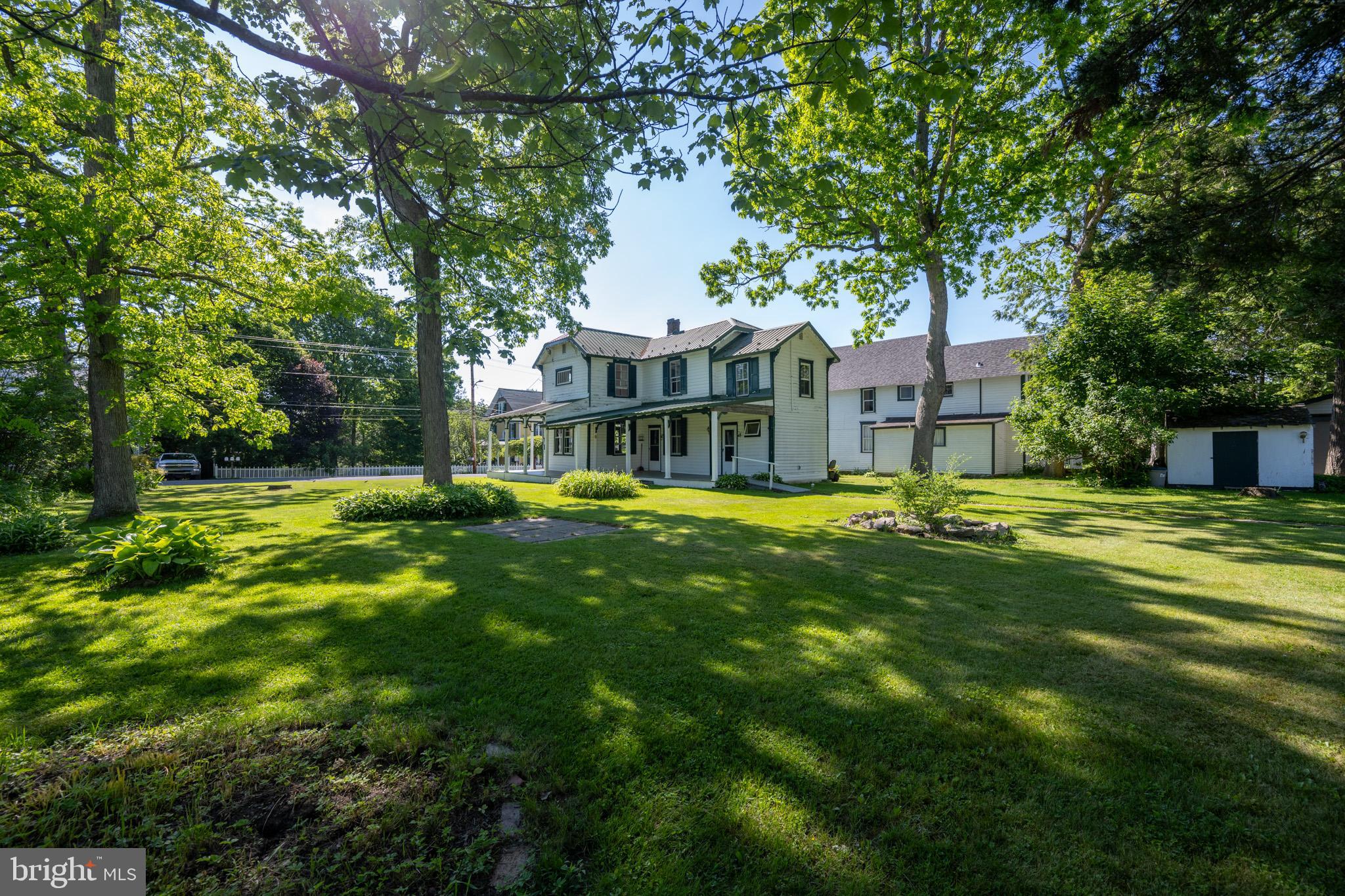 MOUNTAIN LAKE PARK - Residential