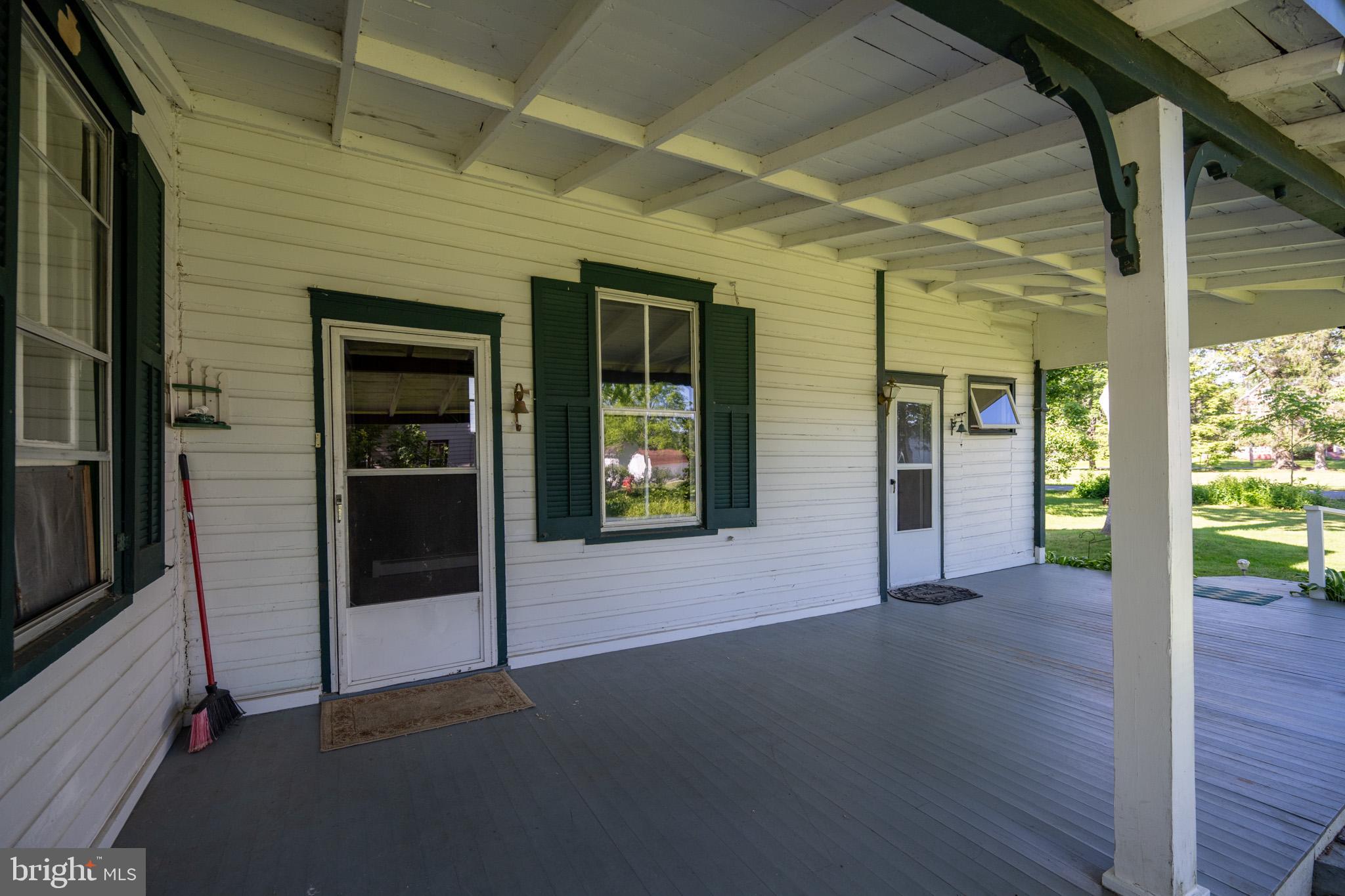 MOUNTAIN LAKE PARK - Residential