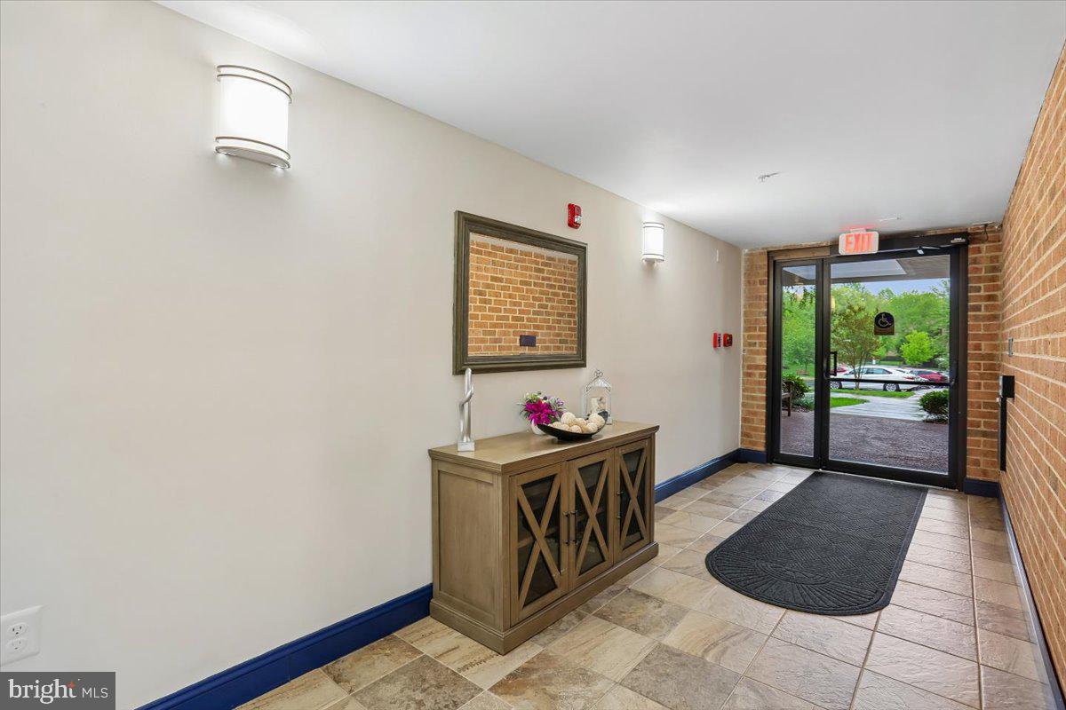 LEISURE WORLD - Residential
