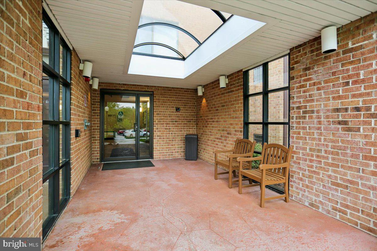 LEISURE WORLD - Residential