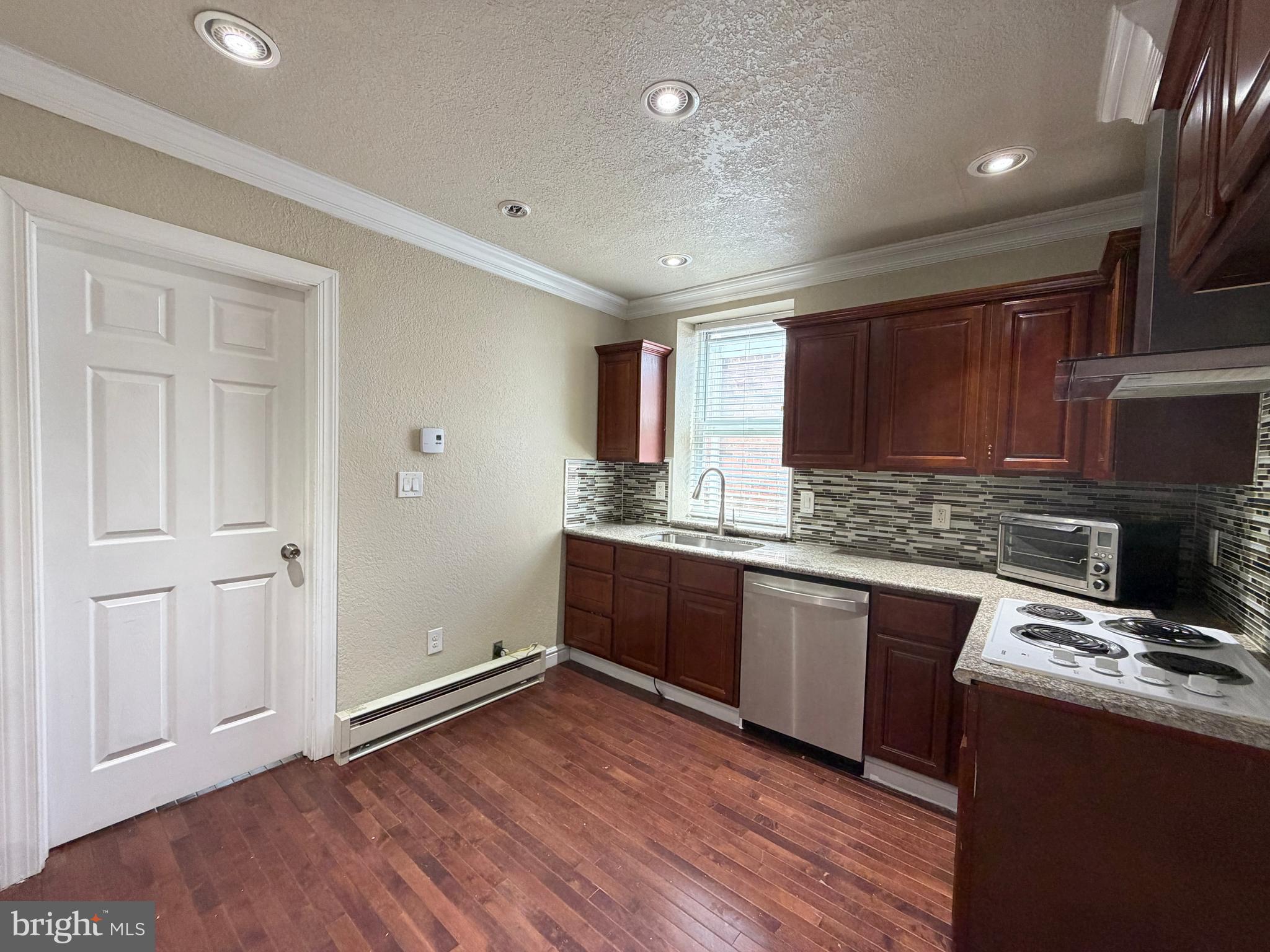 POINT BREEZE - Residential Income