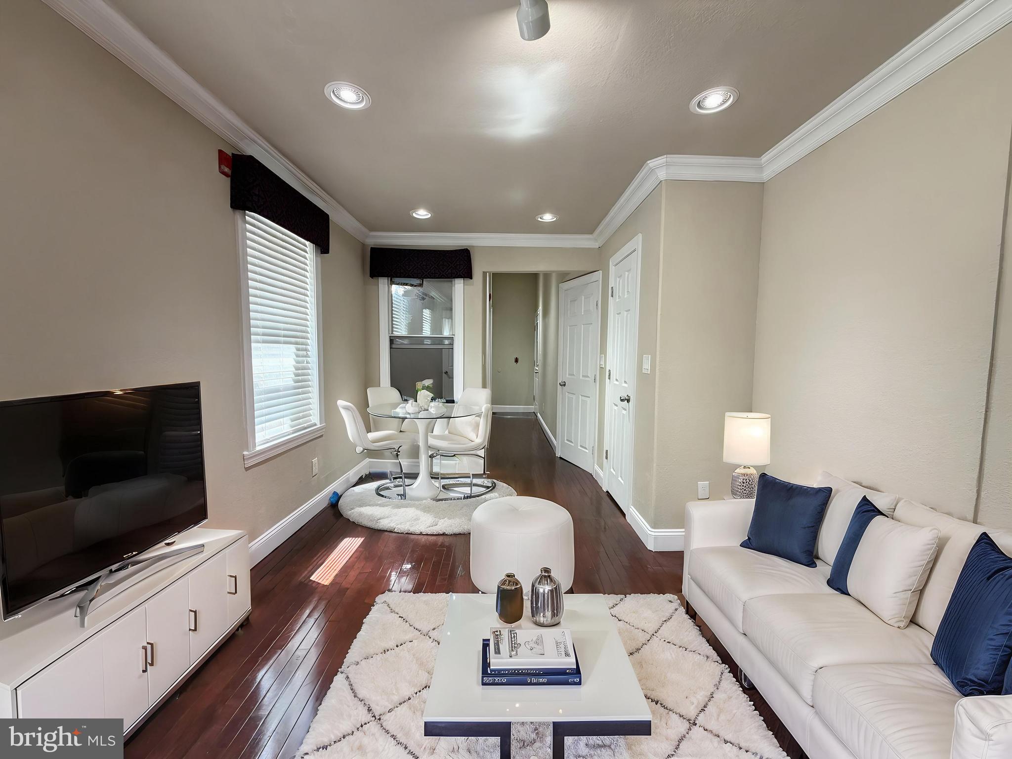 POINT BREEZE - Residential Income