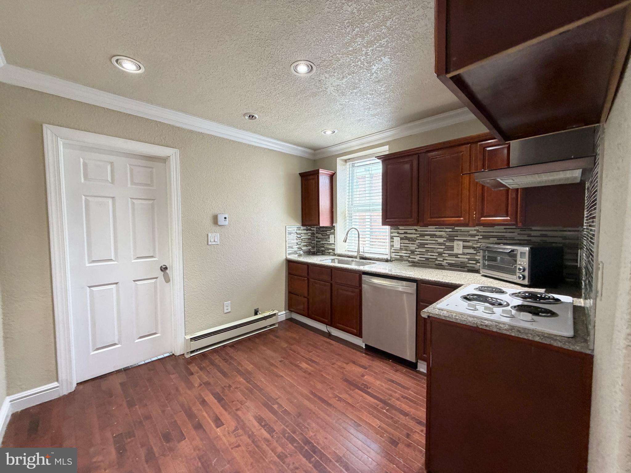 POINT BREEZE - Residential Income