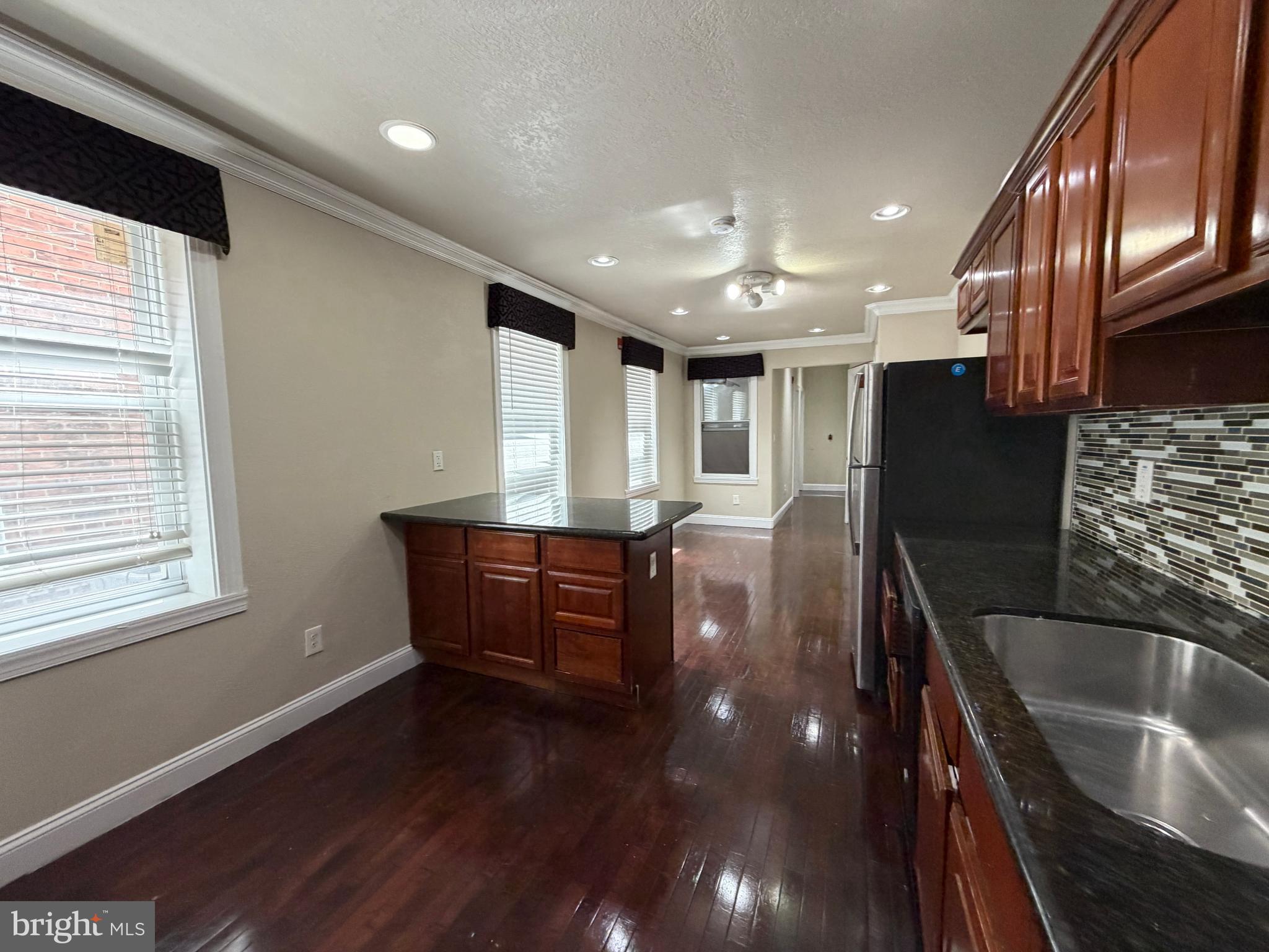 POINT BREEZE - Residential Income