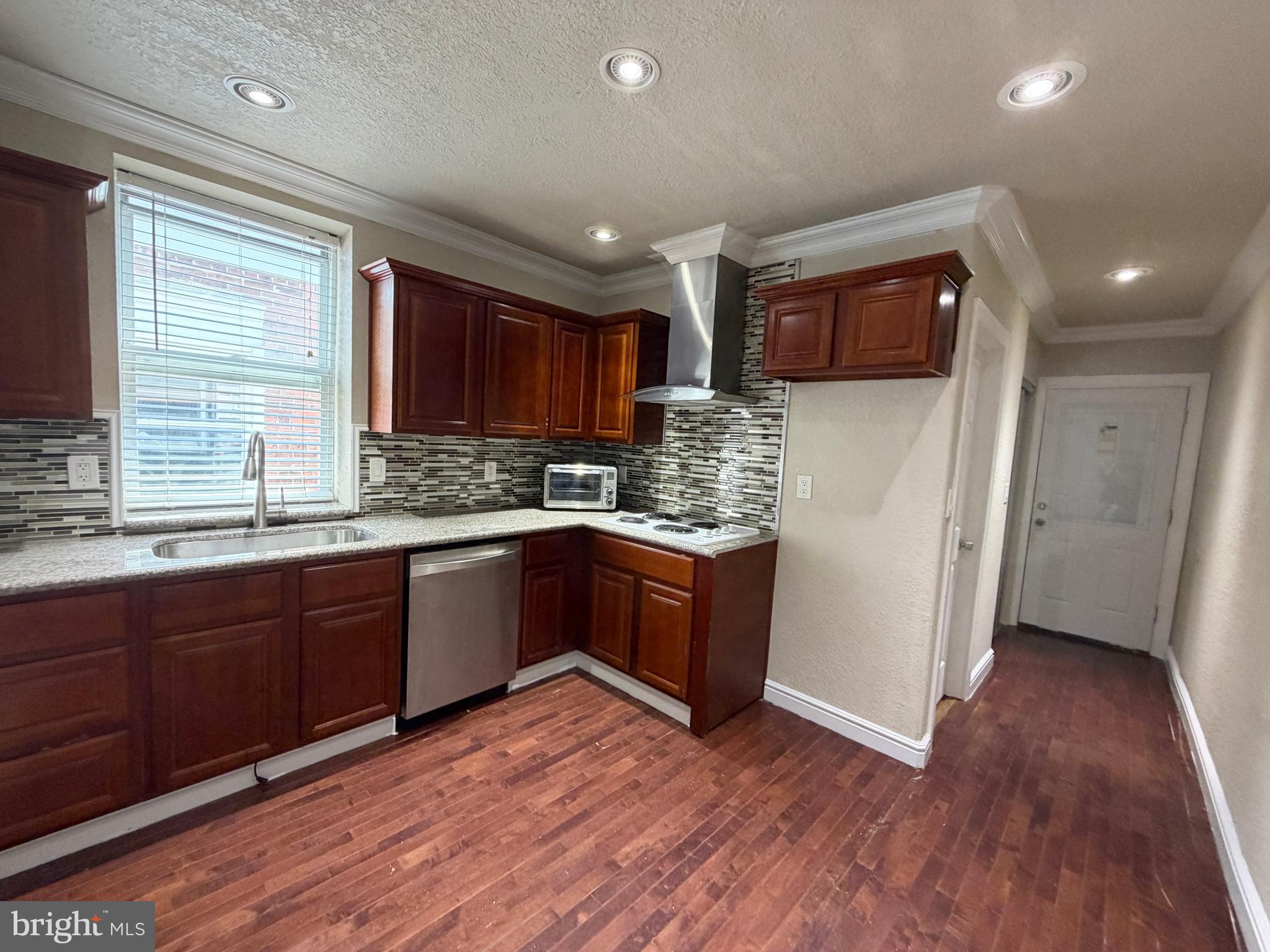 POINT BREEZE - Residential Income