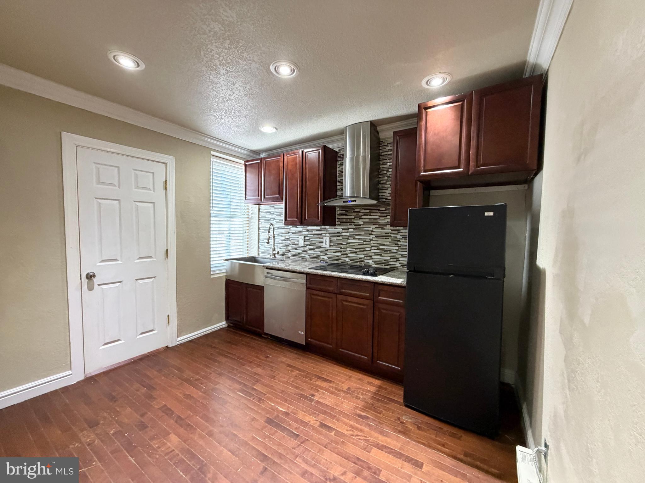 POINT BREEZE - Residential Income