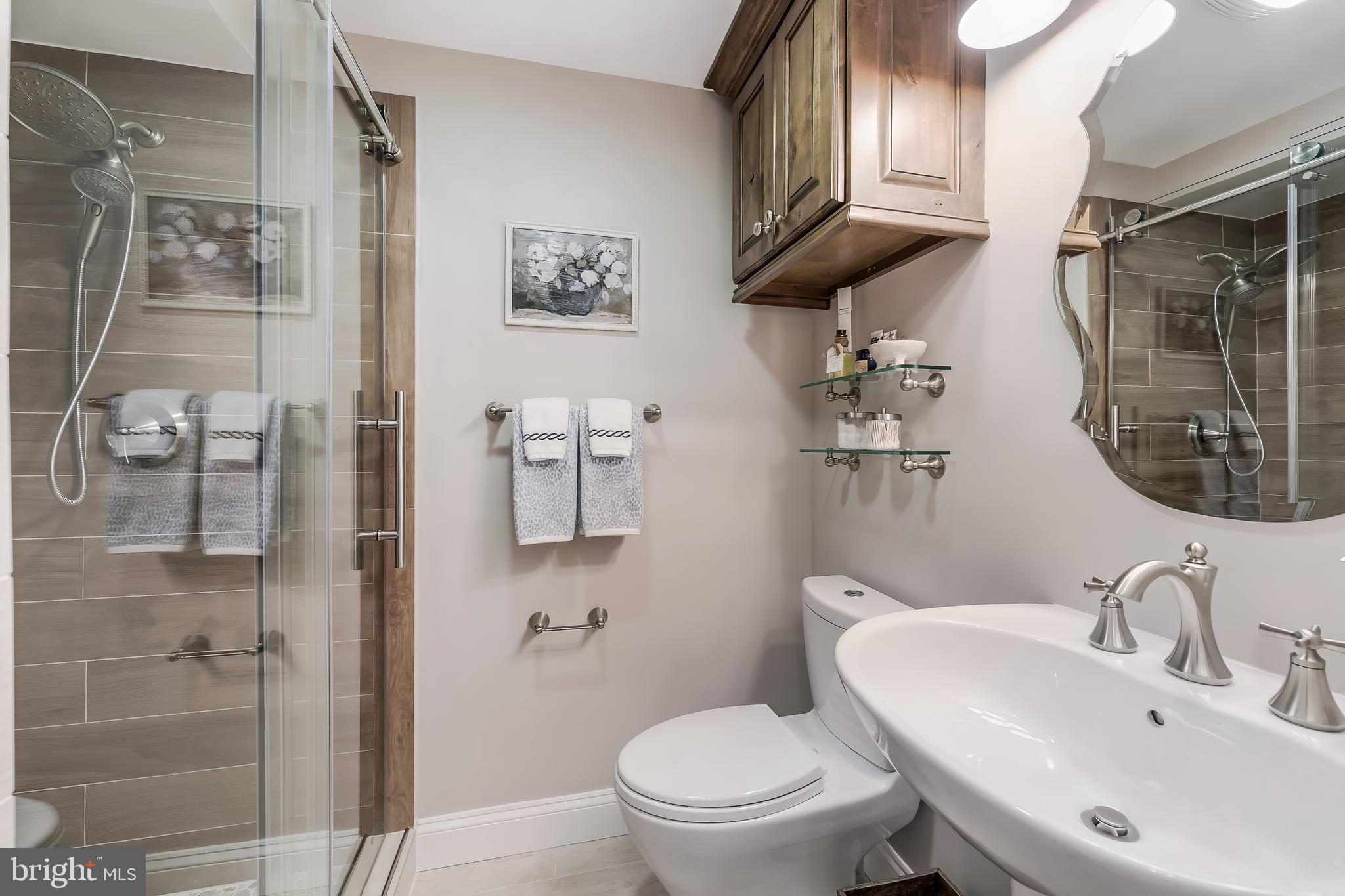 RESTON - Residential
