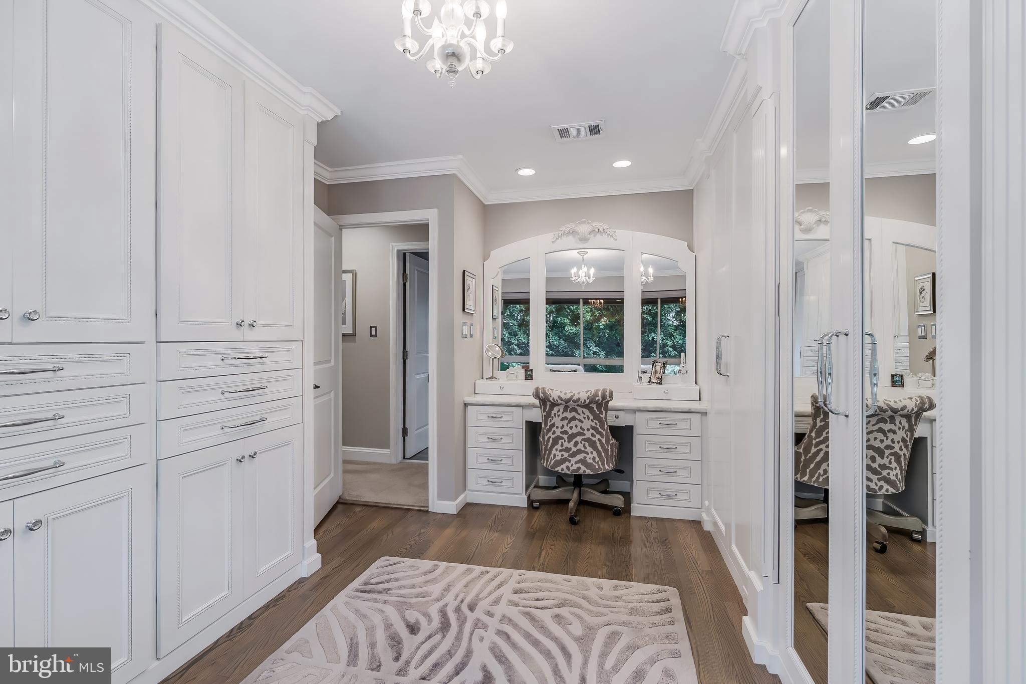 RESTON - Residential