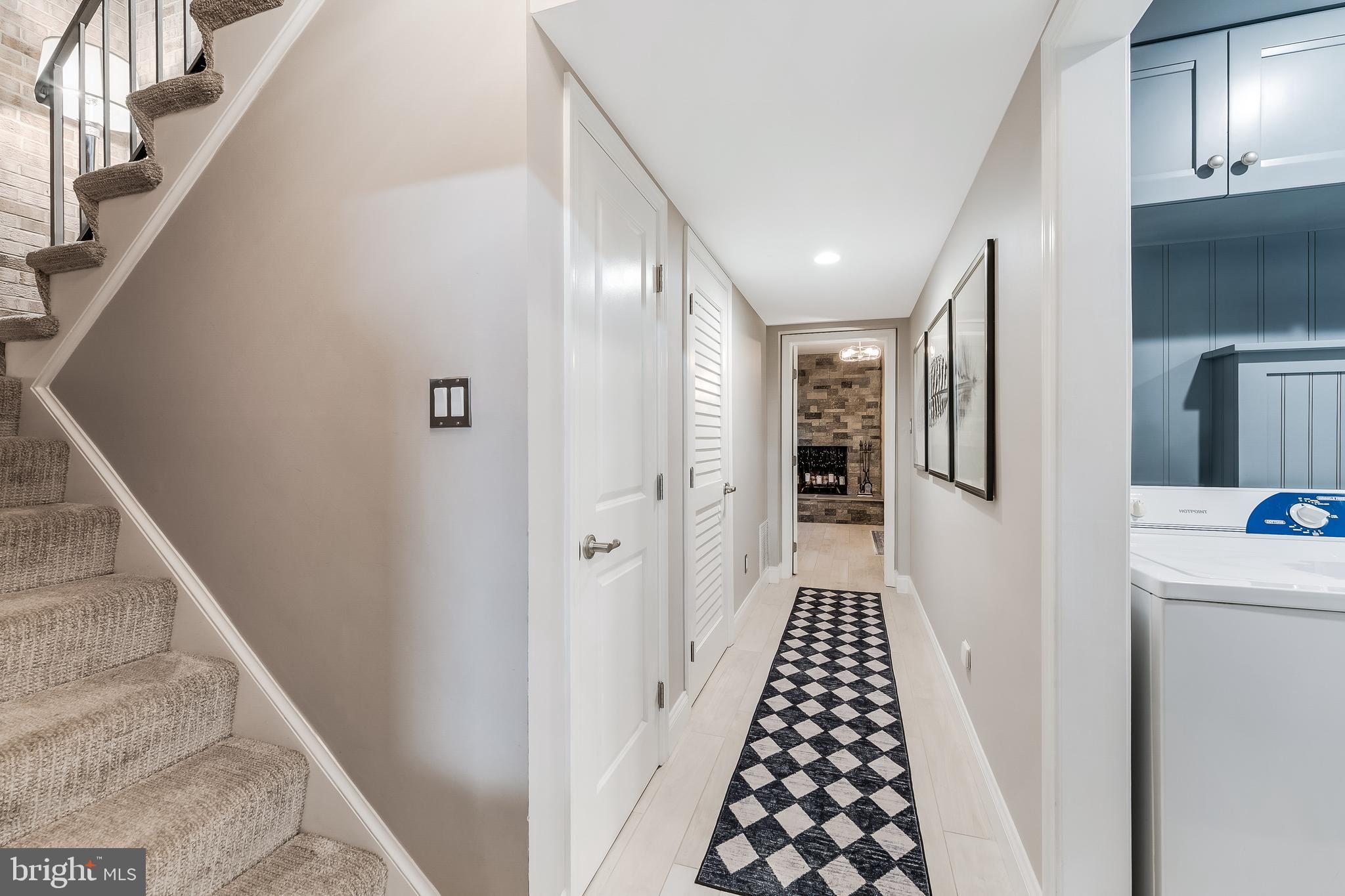 RESTON - Residential