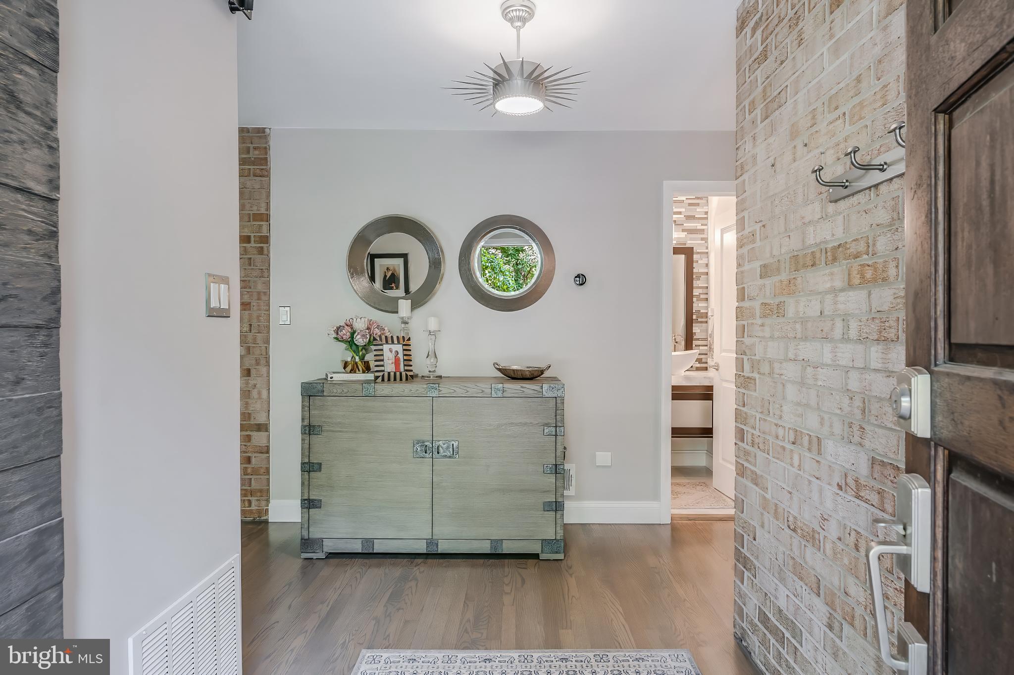 RESTON - Residential