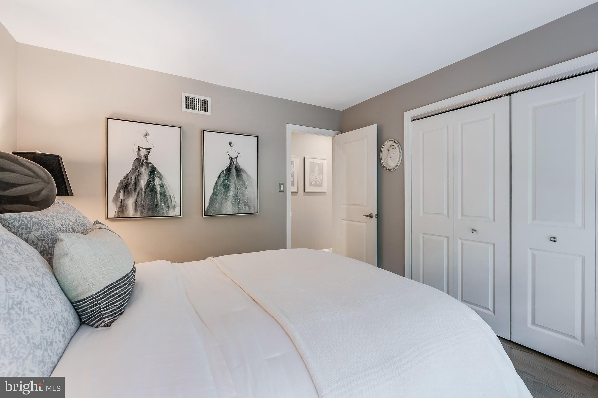 RESTON - Residential