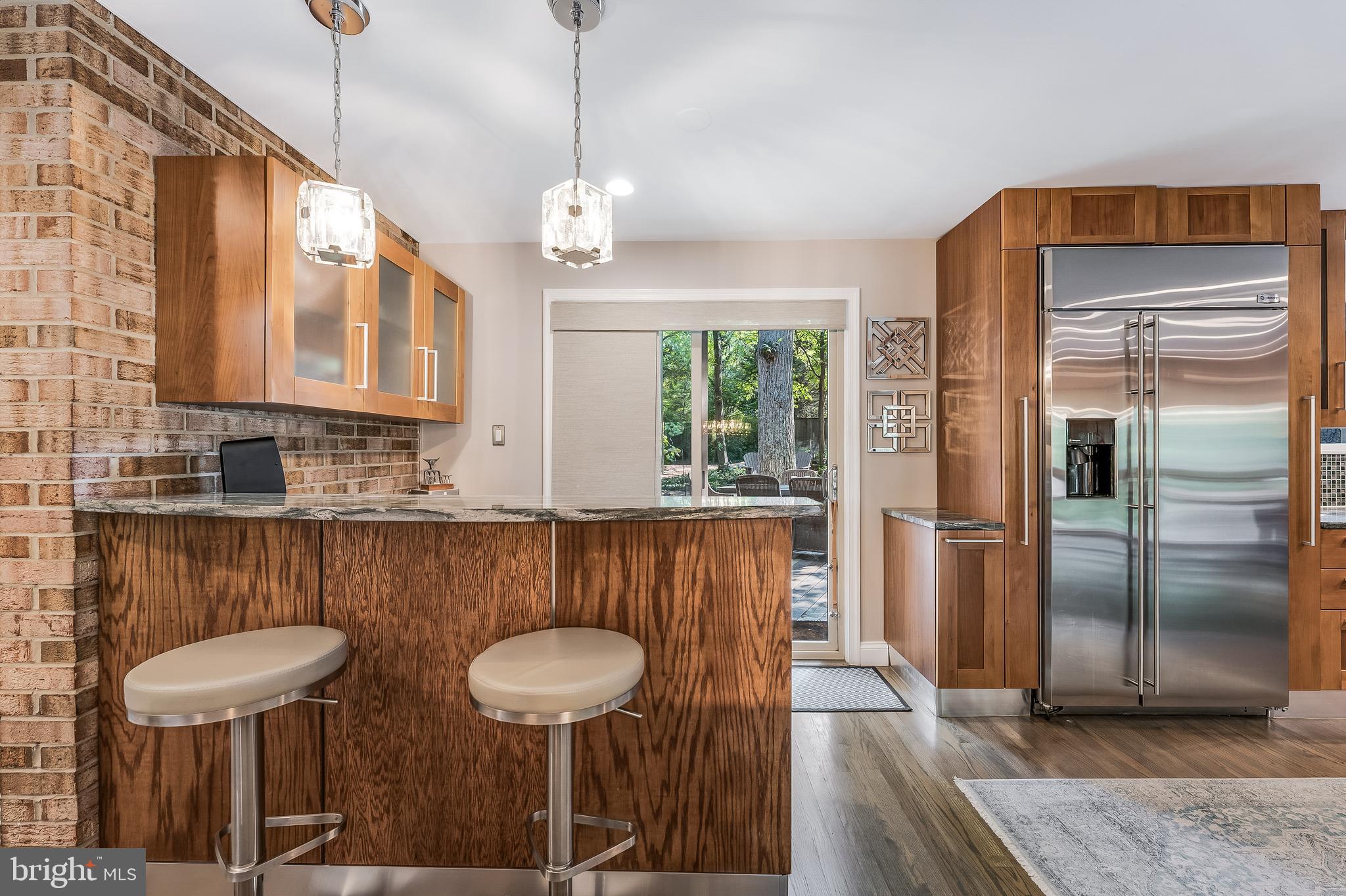 RESTON - Residential