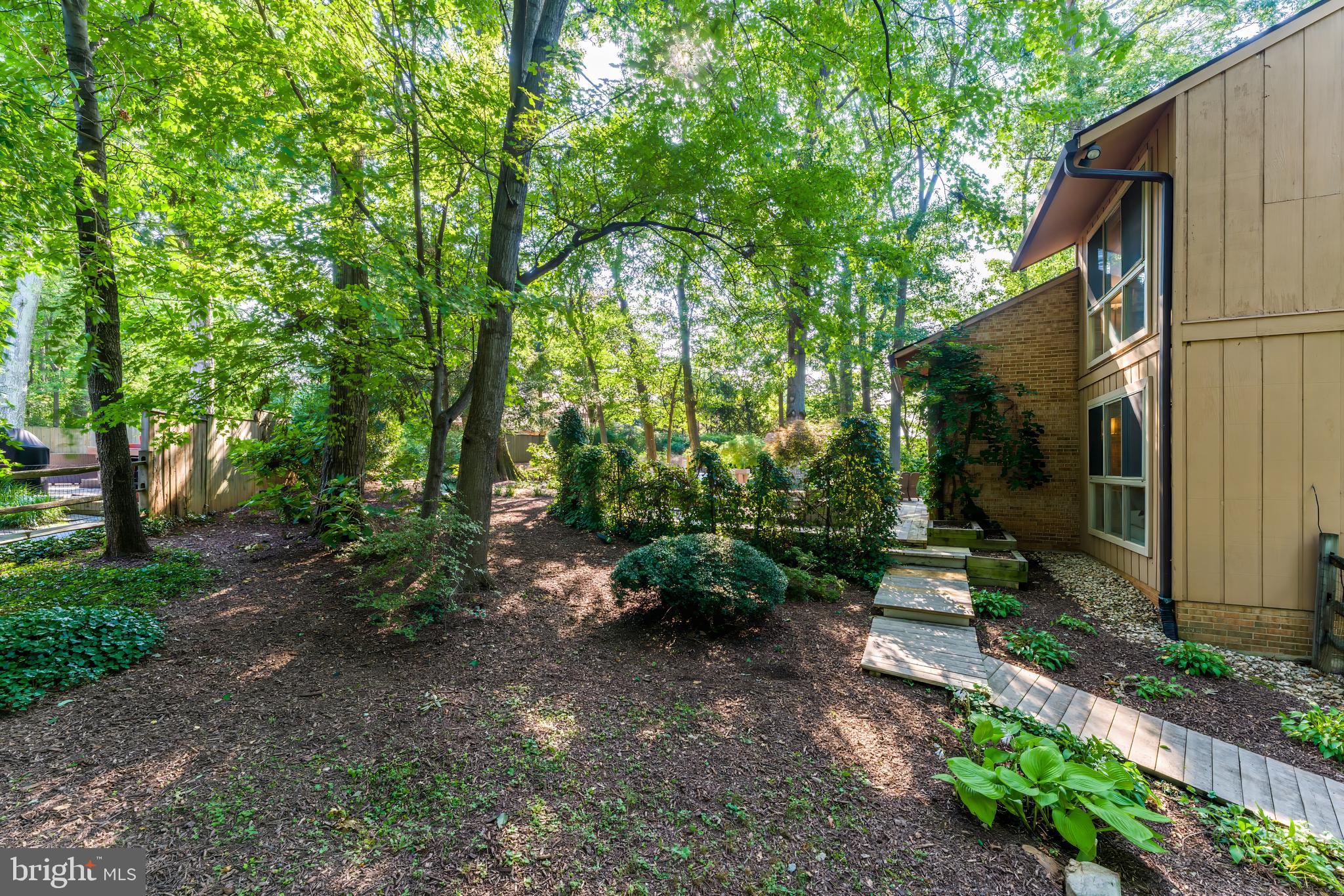 RESTON - Residential
