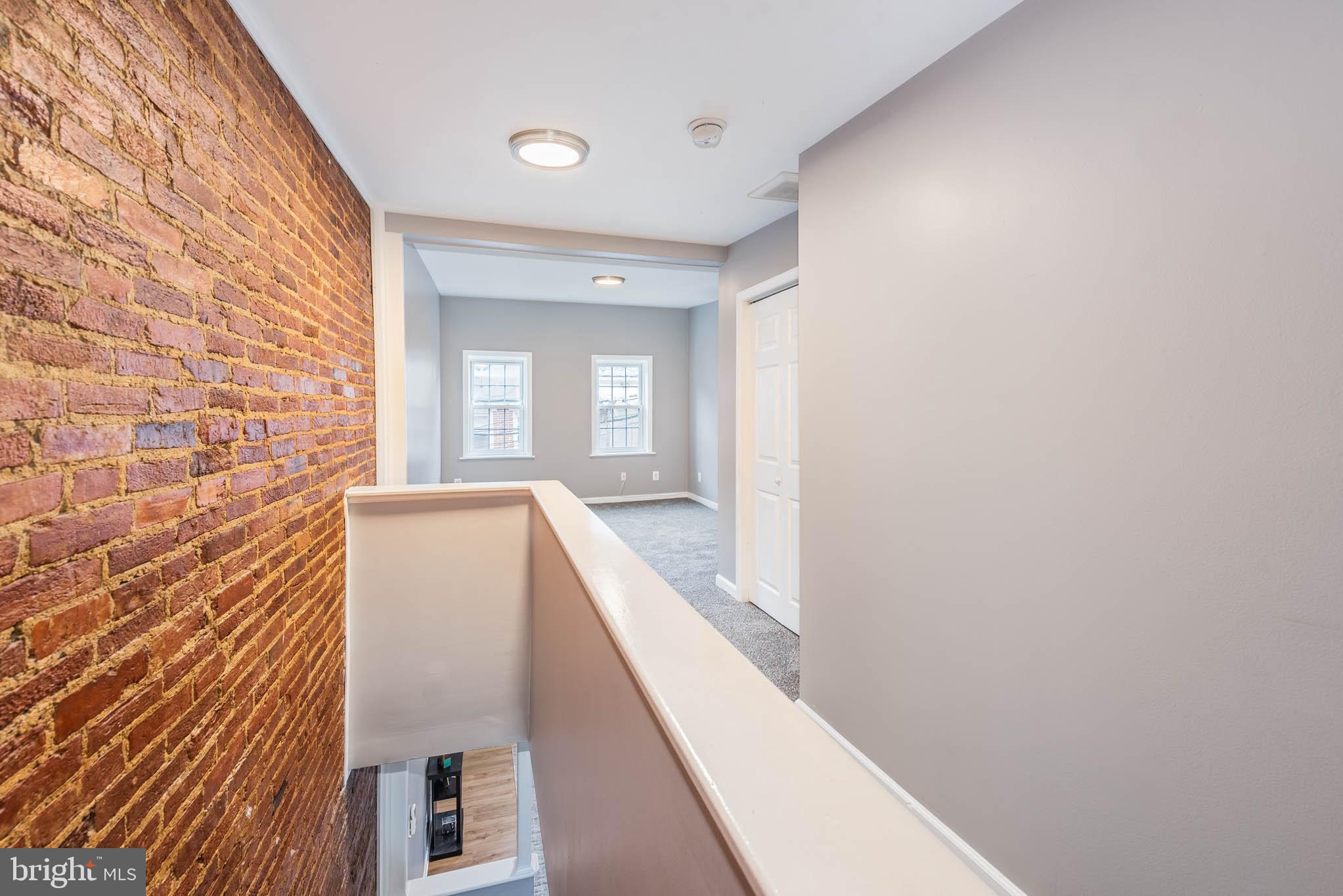HOLLINS MARKET - Residential