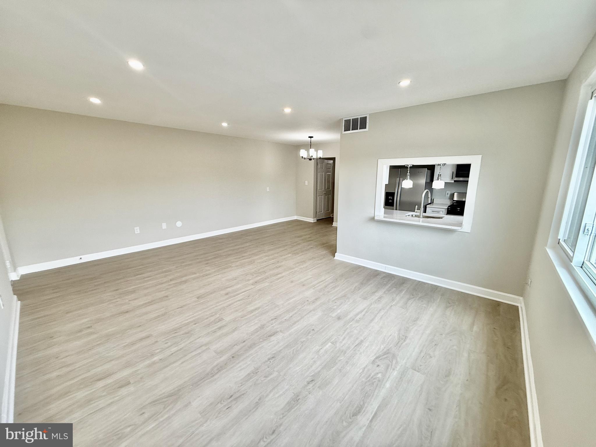 HYATTSVILLE - Residential