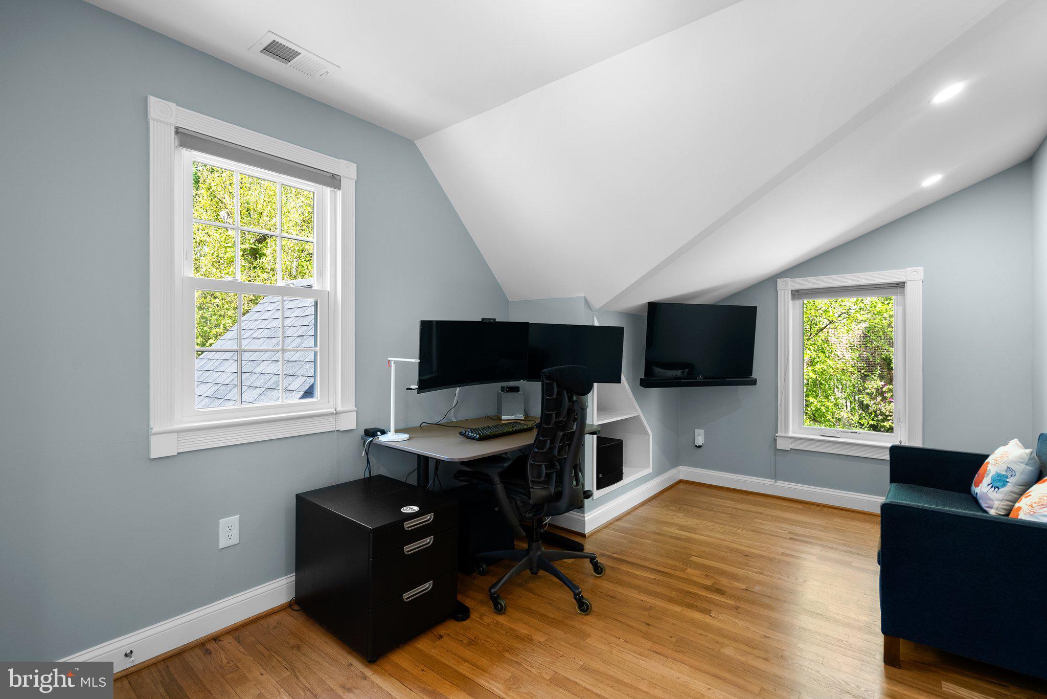 SOUTH WOODSIDE PARK - Residential