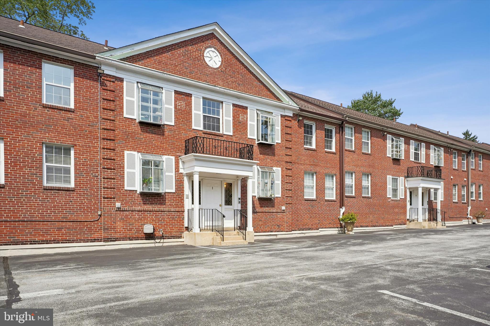 MAYFLOWER SQUARE - Residential
