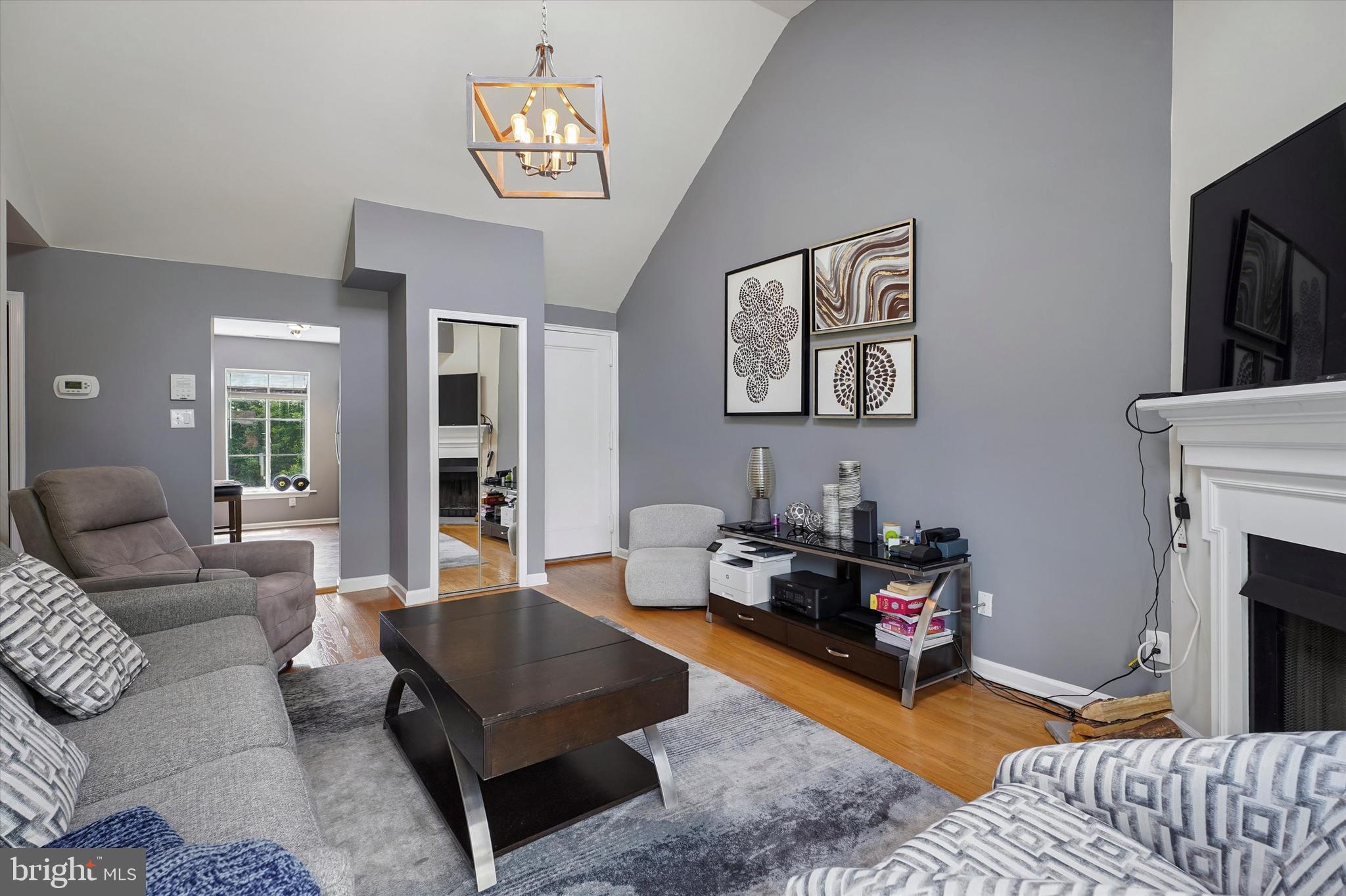 MAYFLOWER SQUARE - Residential