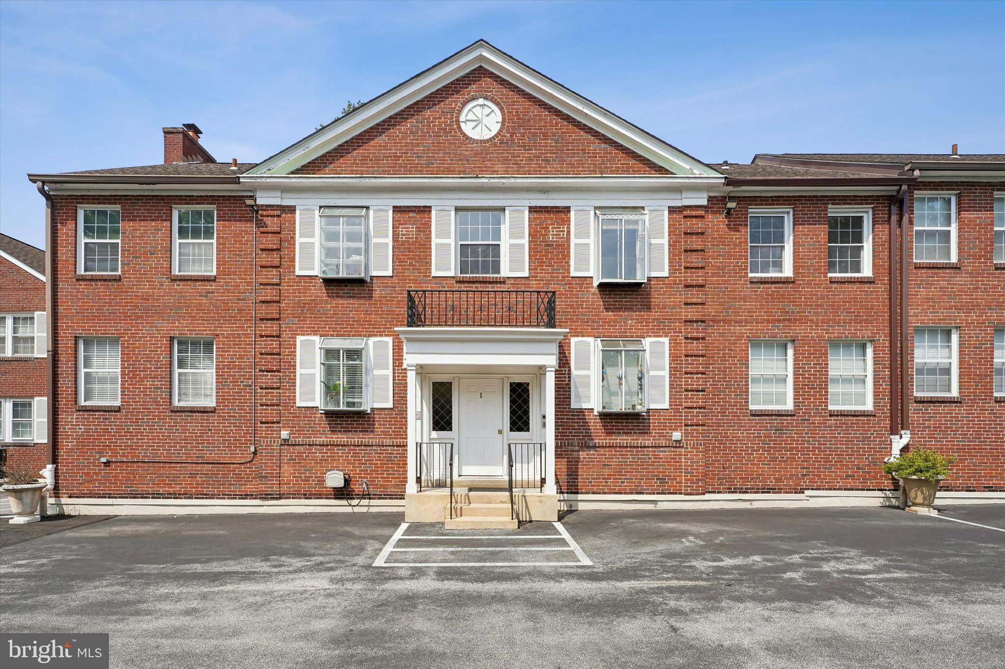 MAYFLOWER SQUARE - Residential
