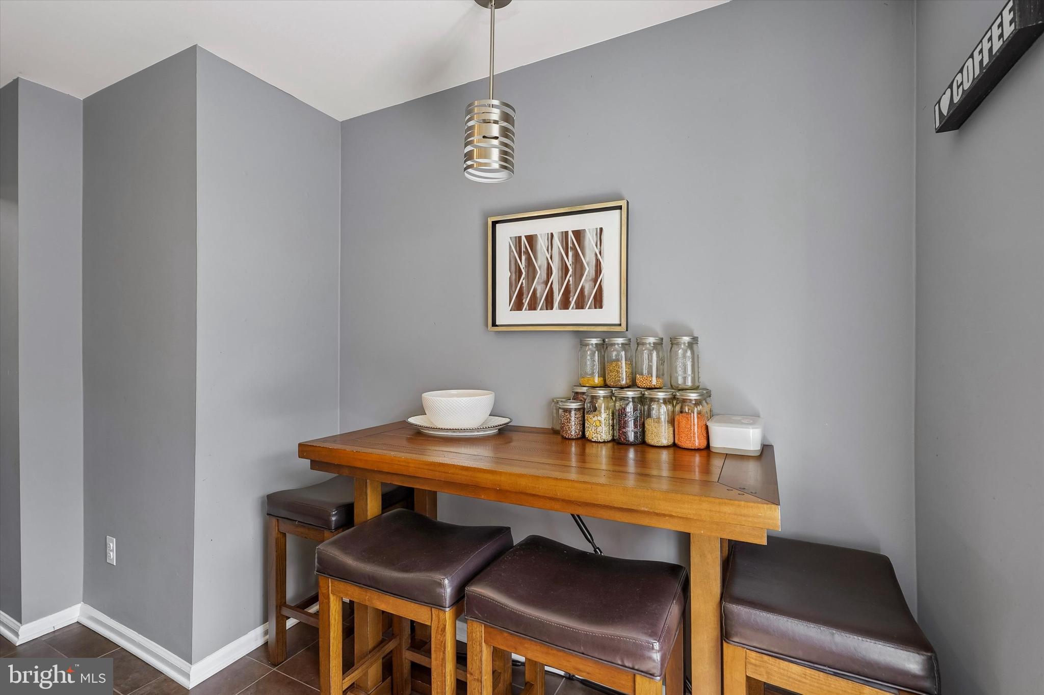 MAYFLOWER SQUARE - Residential
