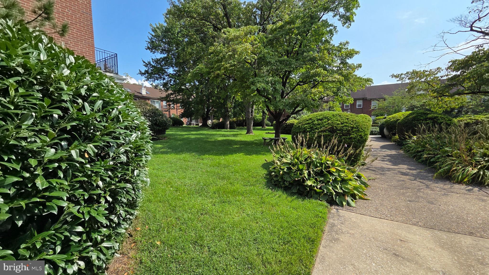 MAYFLOWER SQUARE - Residential