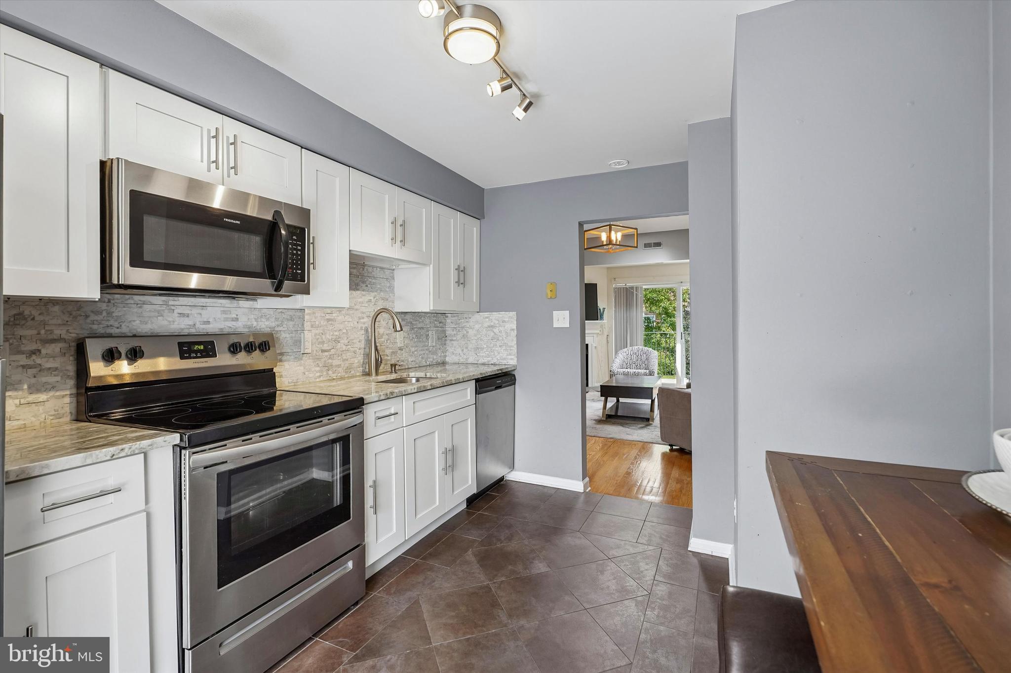 MAYFLOWER SQUARE - Residential