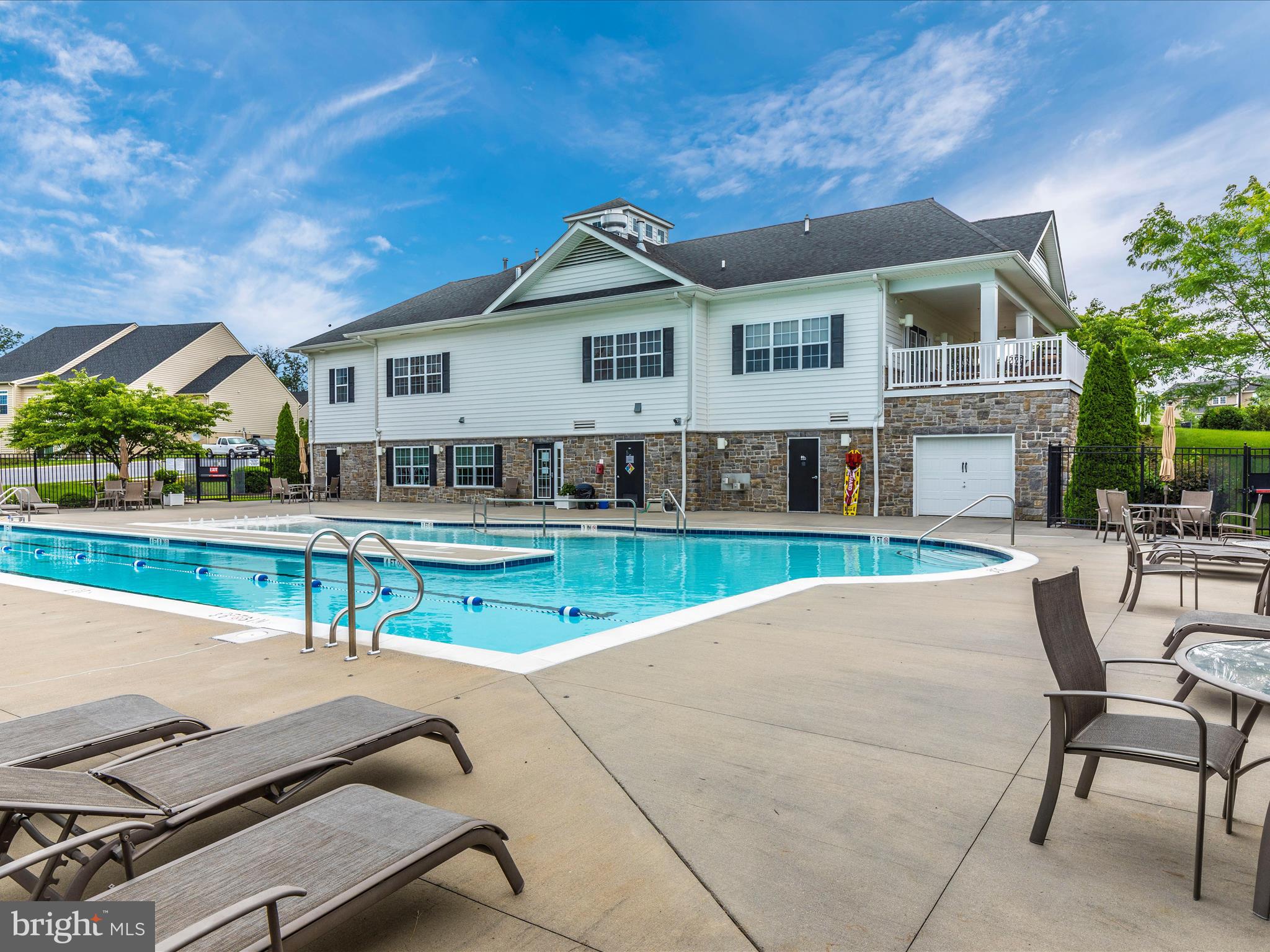 SIGNATURE CLUB AT GREENVIEW - Residential