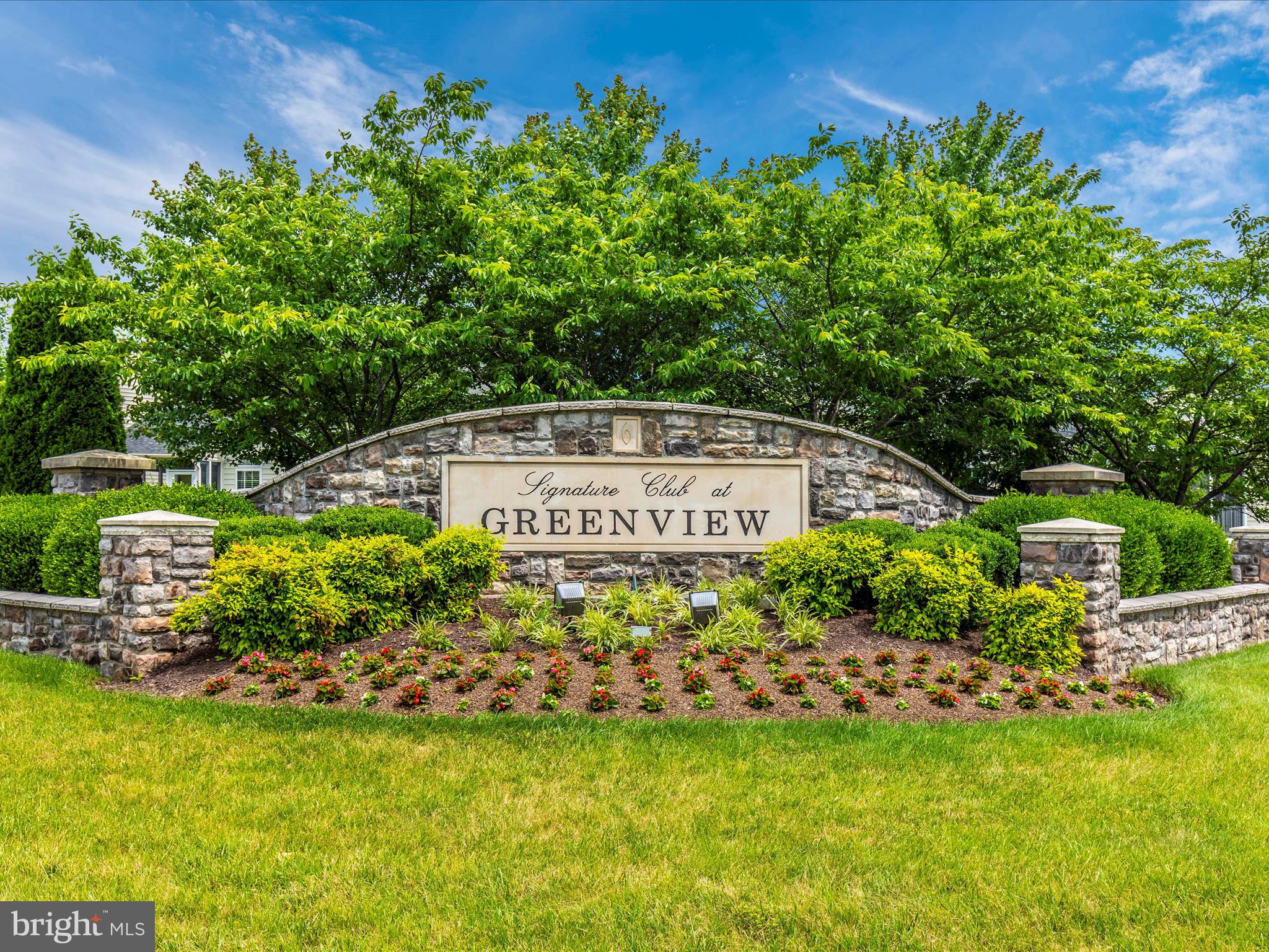 SIGNATURE CLUB AT GREENVIEW - Residential