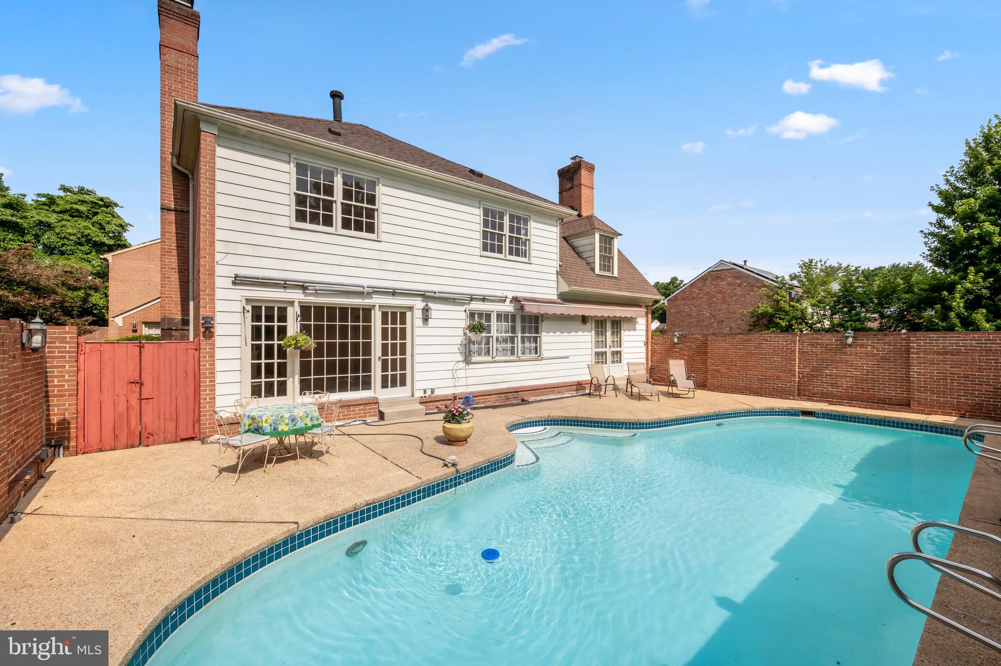 EAST GATE OF POTOMAC - Residential