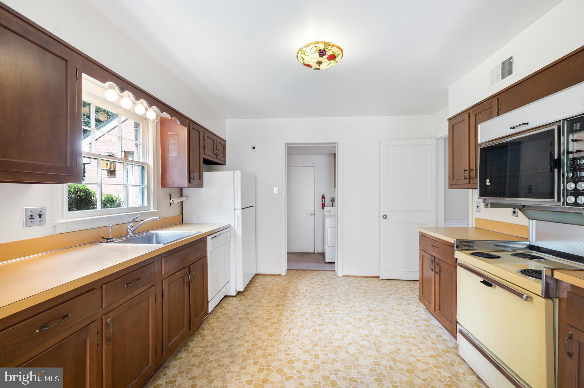EAST GATE OF POTOMAC - Residential