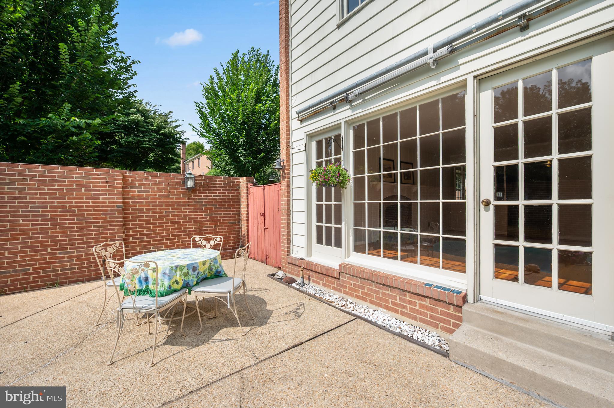 EAST GATE OF POTOMAC - Residential