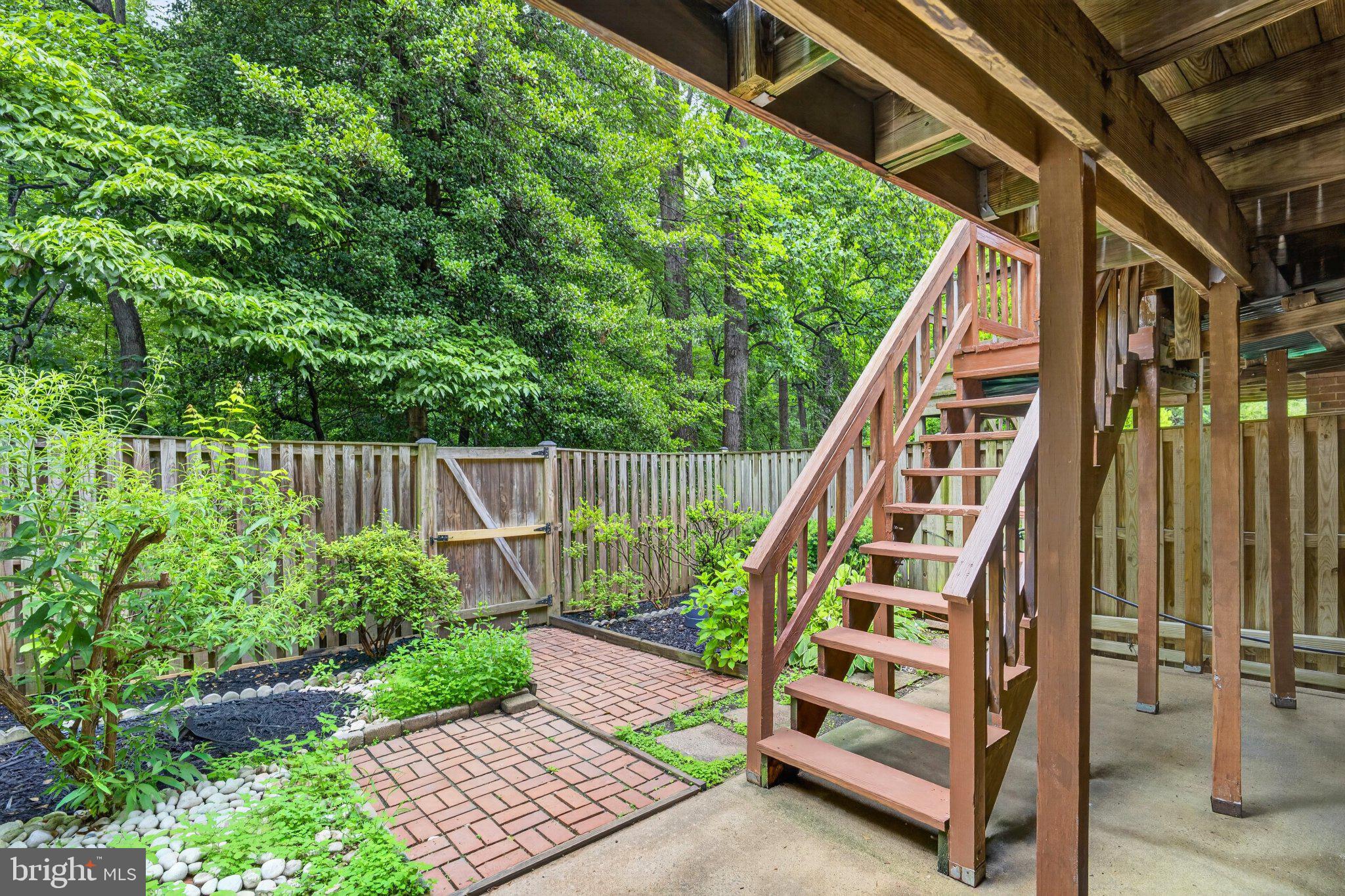 COUNTRY CREEK - Residential