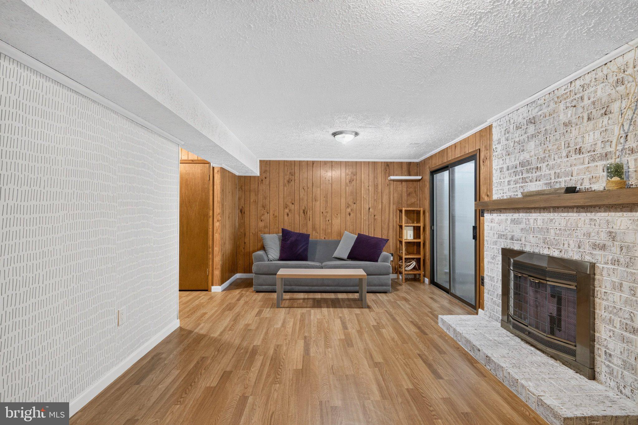 COUNTRY CREEK - Residential