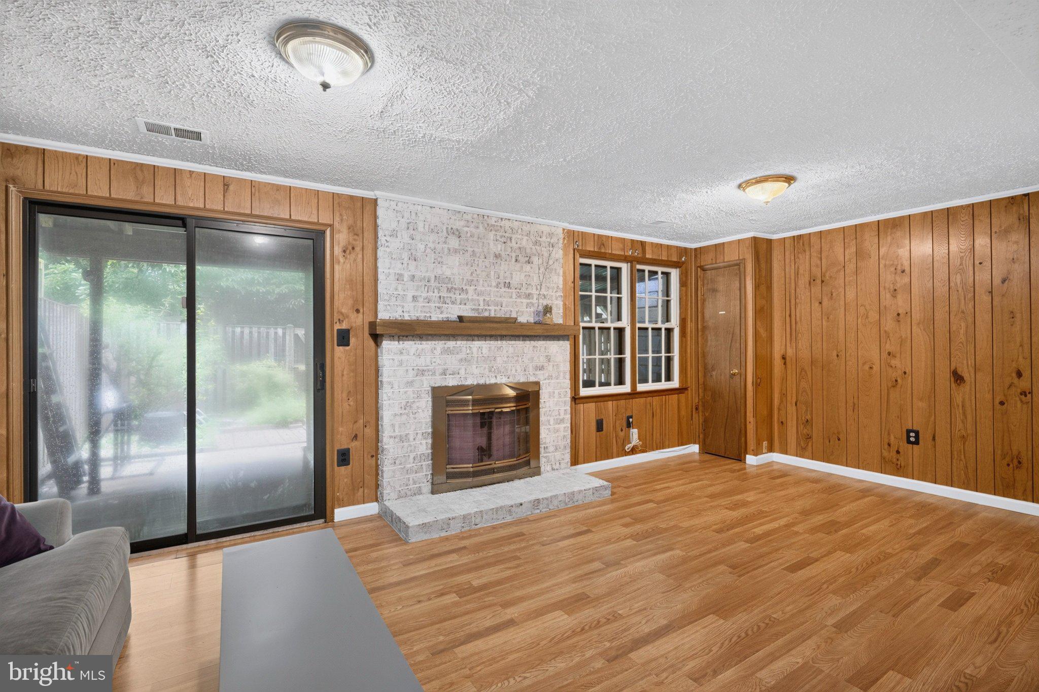 COUNTRY CREEK - Residential