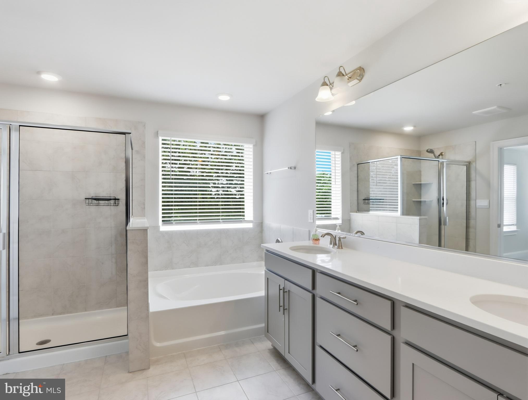 STONEGATE - Residential