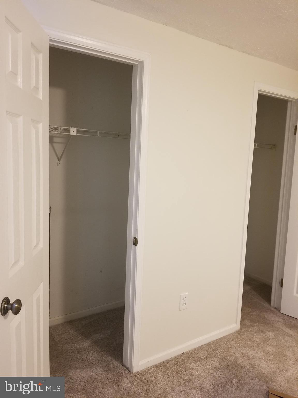 GLEN OAKS - Residential Lease