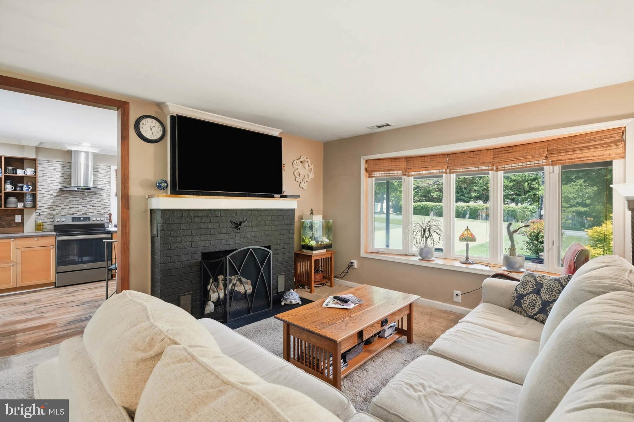 HILLSMERE SHORES - Residential