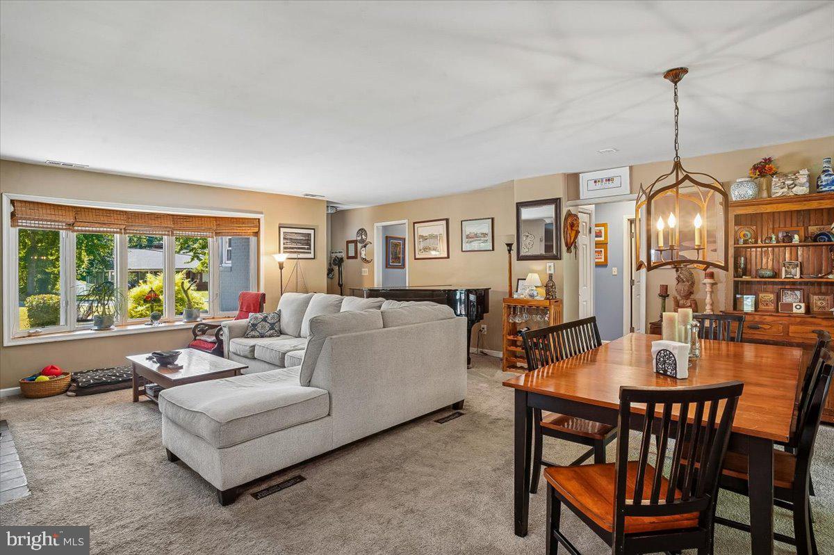 HILLSMERE SHORES - Residential
