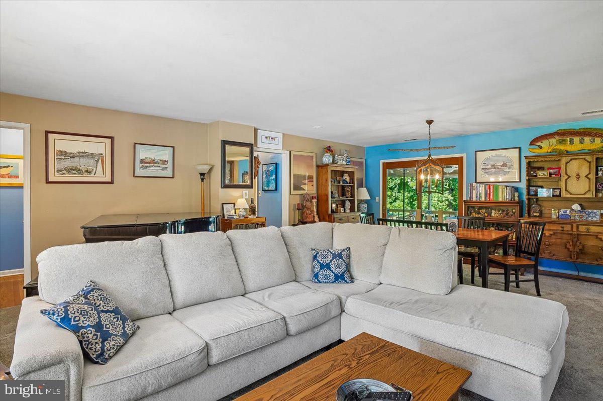 HILLSMERE SHORES - Residential