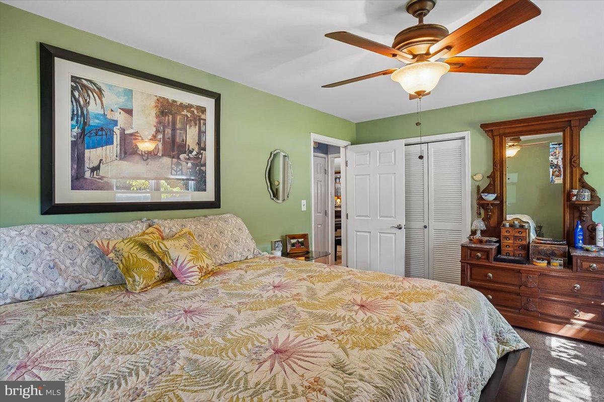 HILLSMERE SHORES - Residential