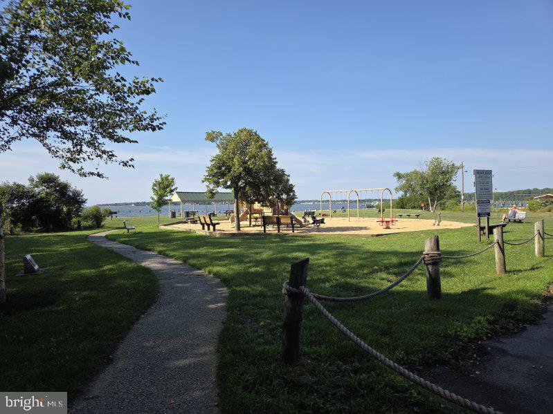 HILLSMERE SHORES - Residential