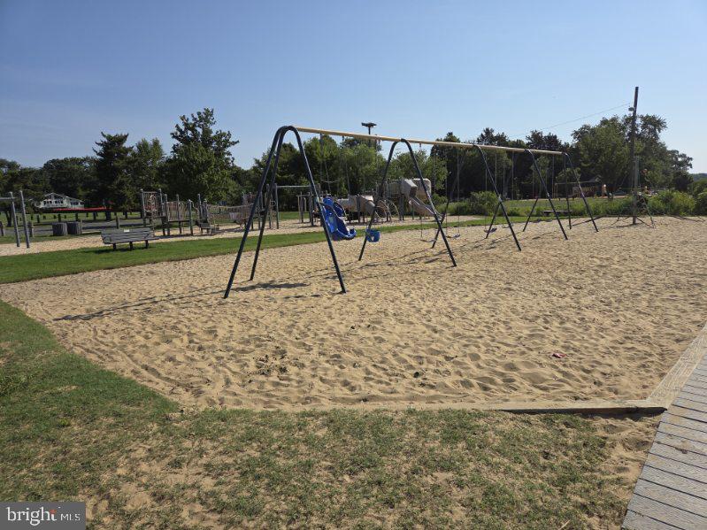 HILLSMERE SHORES - Residential