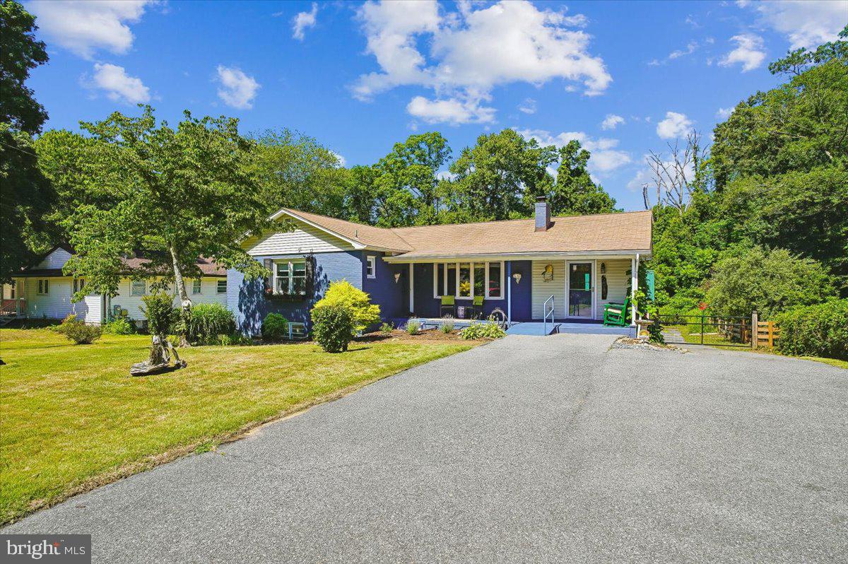 HILLSMERE SHORES - Residential