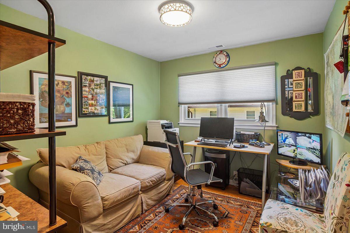 HILLSMERE SHORES - Residential