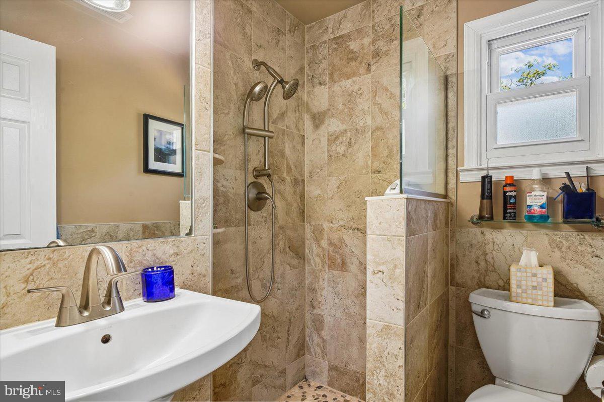 HILLSMERE SHORES - Residential